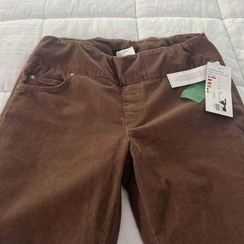 NWTs Lisette L Montréal Size 6 31” Slim Charlene Pants In Dark Camel